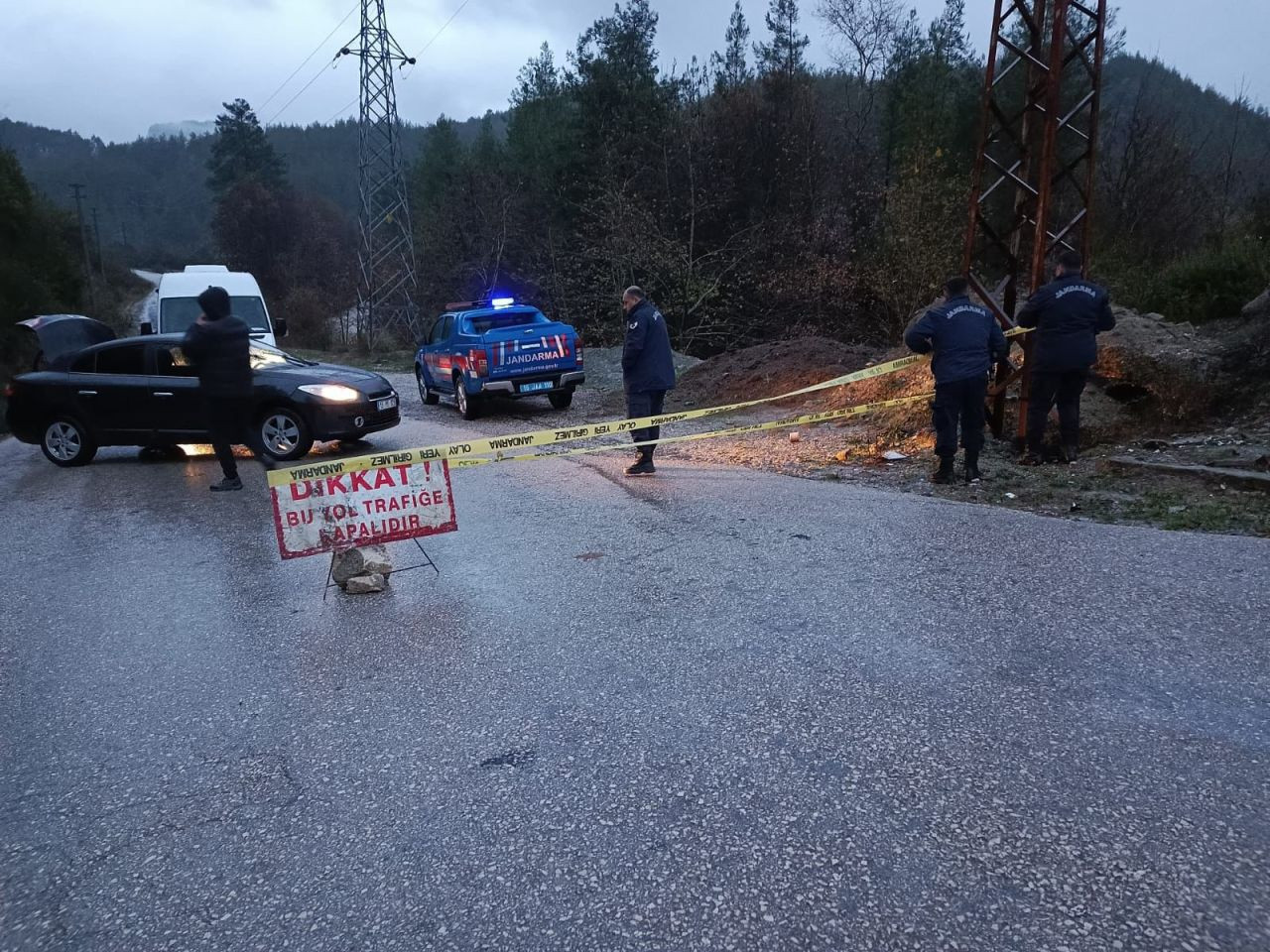 Burdur Bucak’ta Heyelan Riski: Pamucak-Sarıdere Yolu Kapatıldı - Sayfa 1