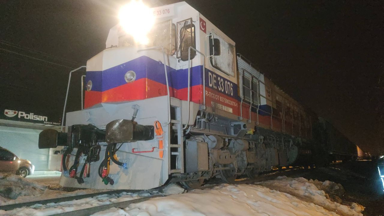 Van’da Tren Kazası: Otomobil 50 Metre Sürüklendi, Mucize Kurtuluş - Sayfa 2