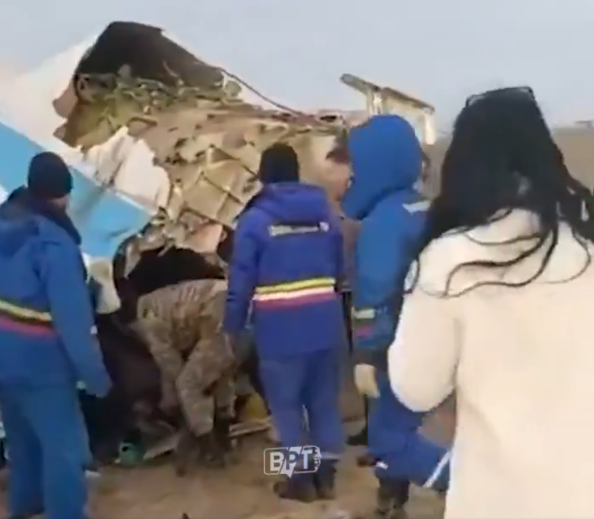 Kazakistan’da Yolcu Uçağı Faciası: 25 Kişi Sağ Kurtuldu, Düşen Uçaktan Yürüyerek Çıktılar - Sayfa 9