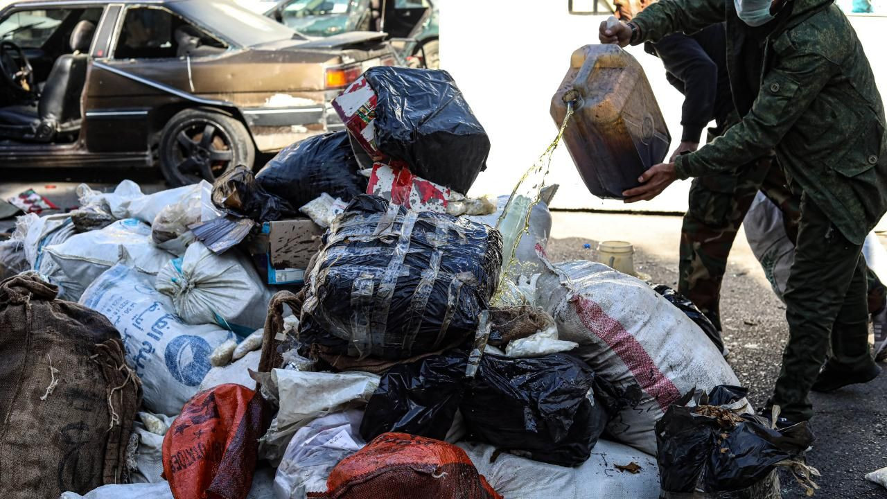 Suriye’de Çöken Rejimin Ardından: Uyuşturucu Depoları İmha Edildi - Sayfa 2