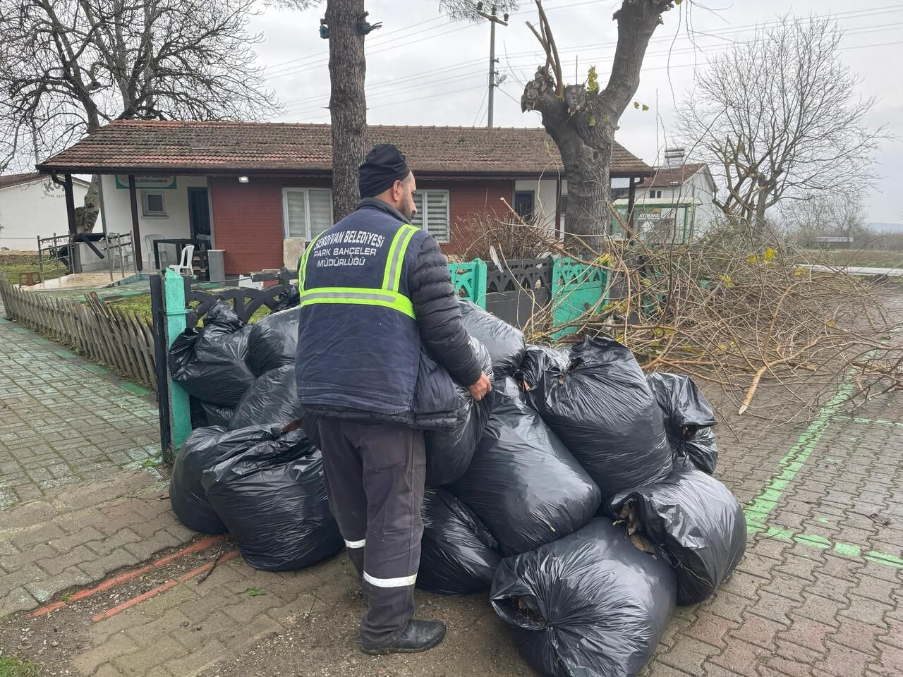 Serdivan’da Yeşil Alanlar Yenilendi - Sayfa 4