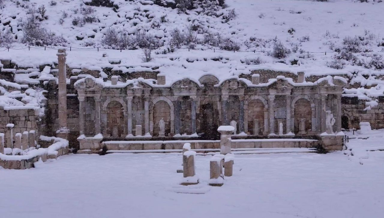 Burdur'da Karlar Altında Bir Masal Diyarı Sagalassos - Sayfa 1