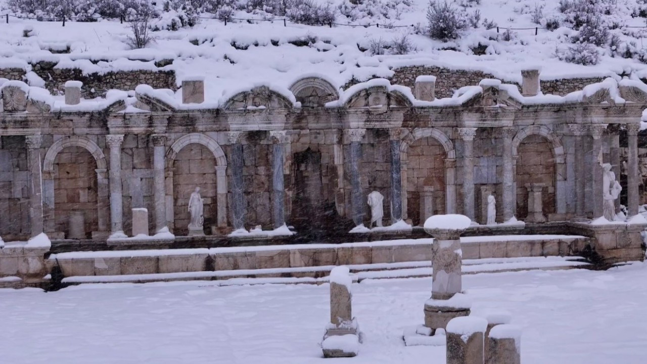 Burdur'da Karlar Altında Bir Masal Diyarı Sagalassos