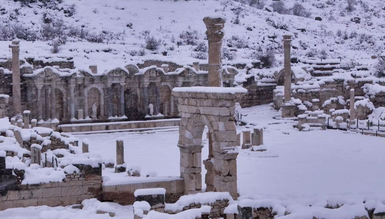 Burdur'da Karlar Altında Bir Masal Diyarı Sagalassos - Sayfa 6