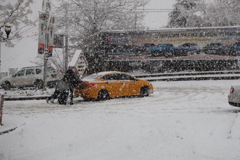 Elazığ’da Kar Yağışı Başladı, Kent Beyaza Büründü - Sayfa 3