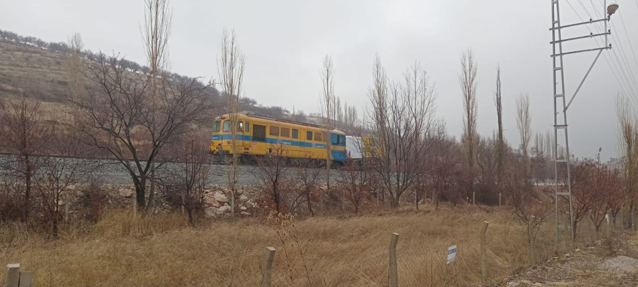 Malatya'da Raylardan Çıkan Lokomotif Korku Dolu Anlara Neden Oldu - Sayfa 2