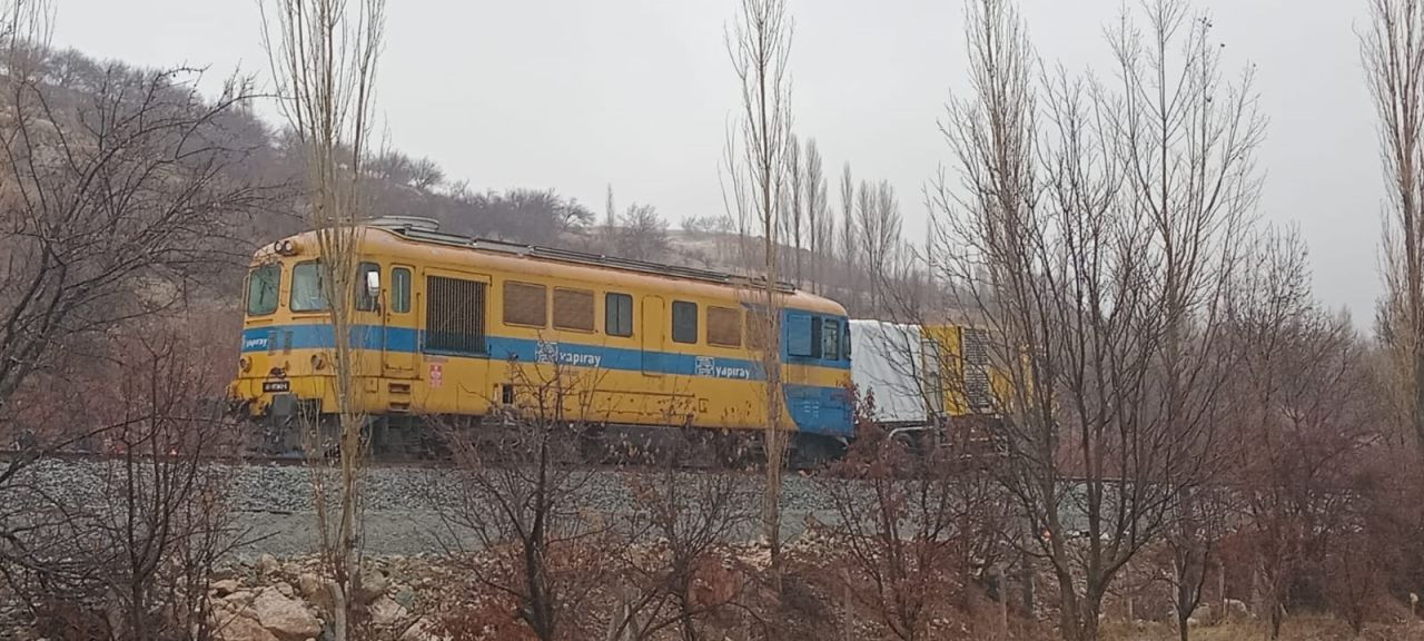 Malatya'da Raylardan Çıkan Lokomotif Korku Dolu Anlara Neden Oldu - Sayfa 3