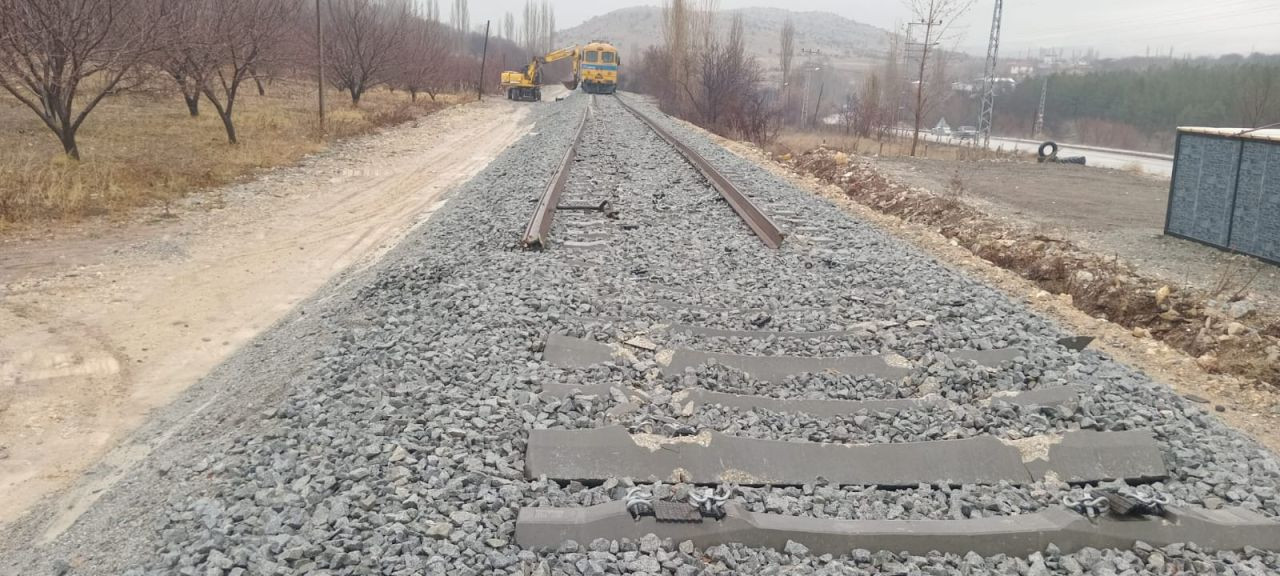 Malatya'da Raylardan Çıkan Lokomotif Korku Dolu Anlara Neden Oldu - Sayfa 4