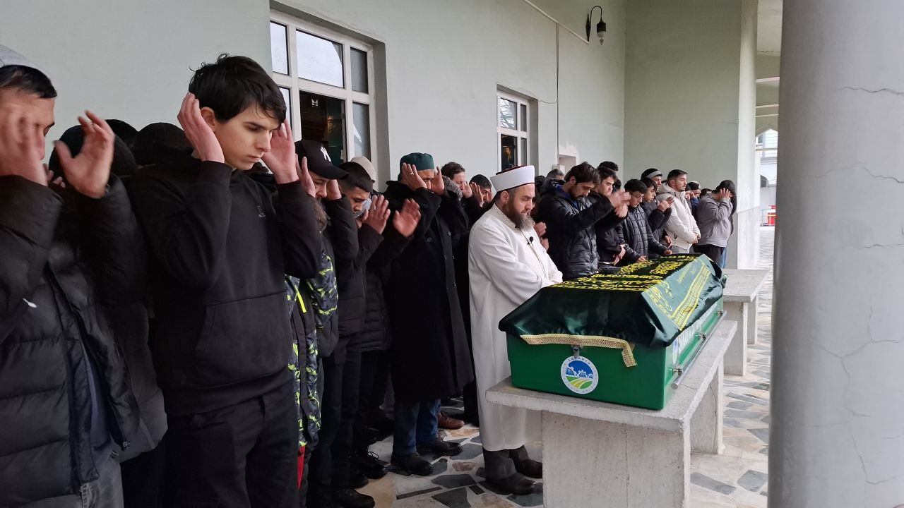 Antalya'da Hayatını Kaybeden Genç Sakarya'da Defnedildi - Sayfa 3