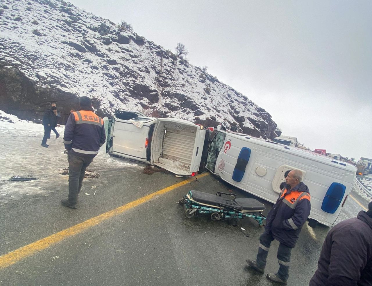 Malatya’da Ambulans ve Pikap Çarpıştı: 1’i Ağır 5 Yaralı - Sayfa 4