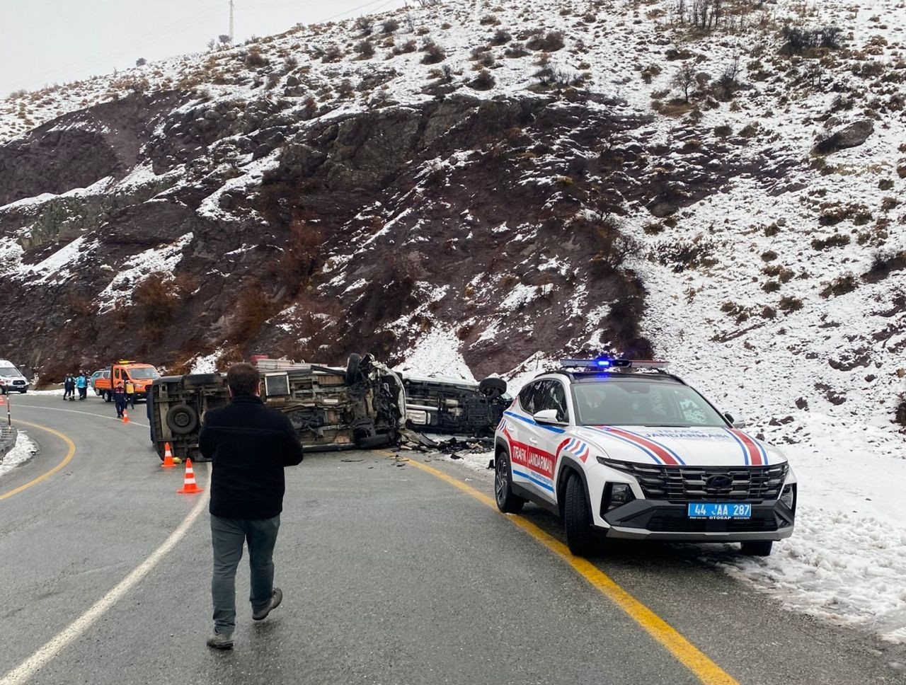 Malatya’da Ambulans ve Pikap Çarpıştı: 1’i Ağır 5 Yaralı - Sayfa 5