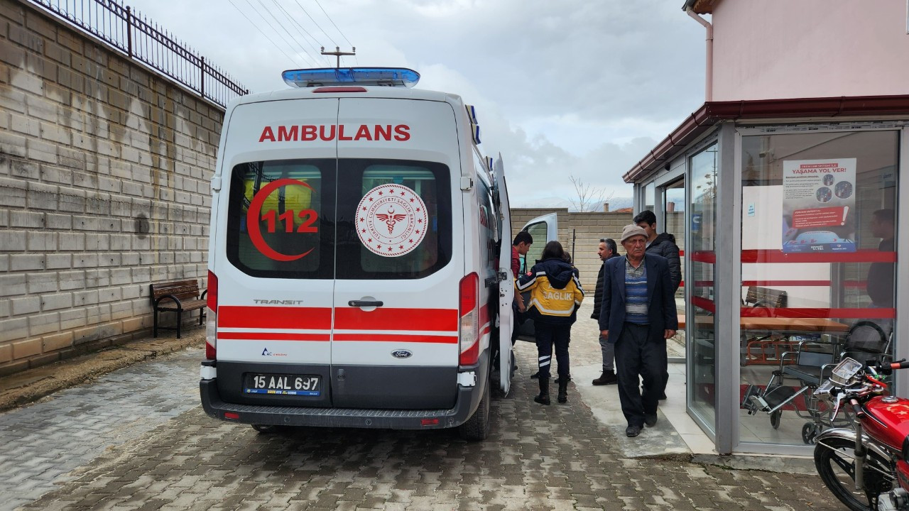 Tavuk Dönerden Zehirlenme Şüphesi: 43 Öğrenci Hastaneye Kaldırıldı