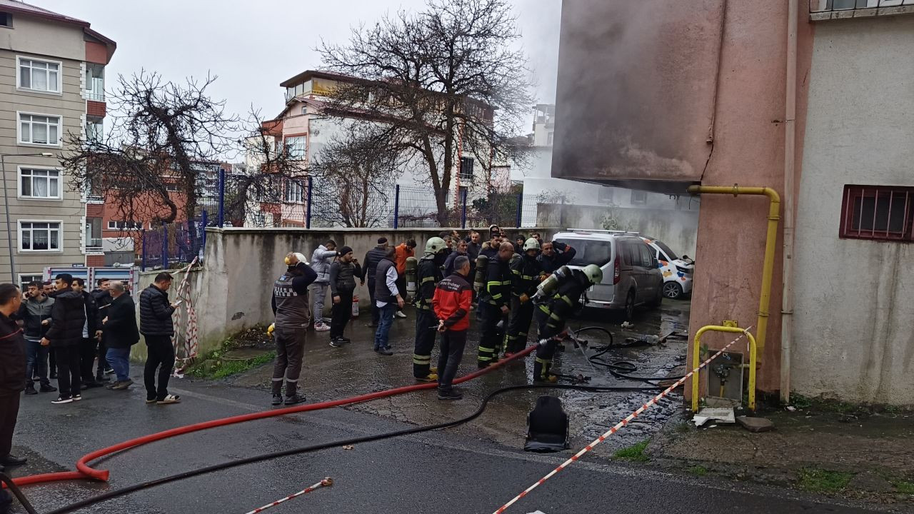 Patlayan Aküler İş Yerini Küle Çevirdi - Sayfa 9