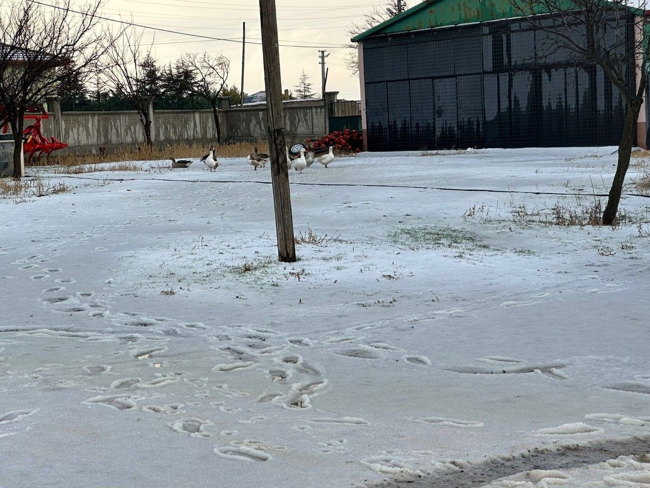 Konya Kulu'da Dolu Yağışı Mahalleyi Beyaza Bürüdü - Sayfa 2