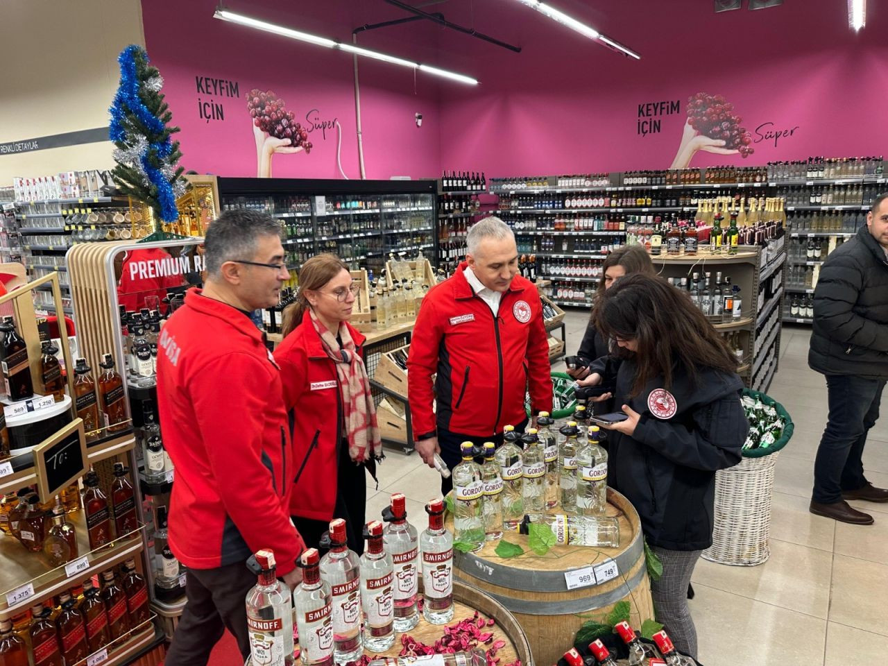 Manisa’da Yılbaşı Öncesi Alkollü İçki ve Gıda Denetimleri Artırıldı - Sayfa 2