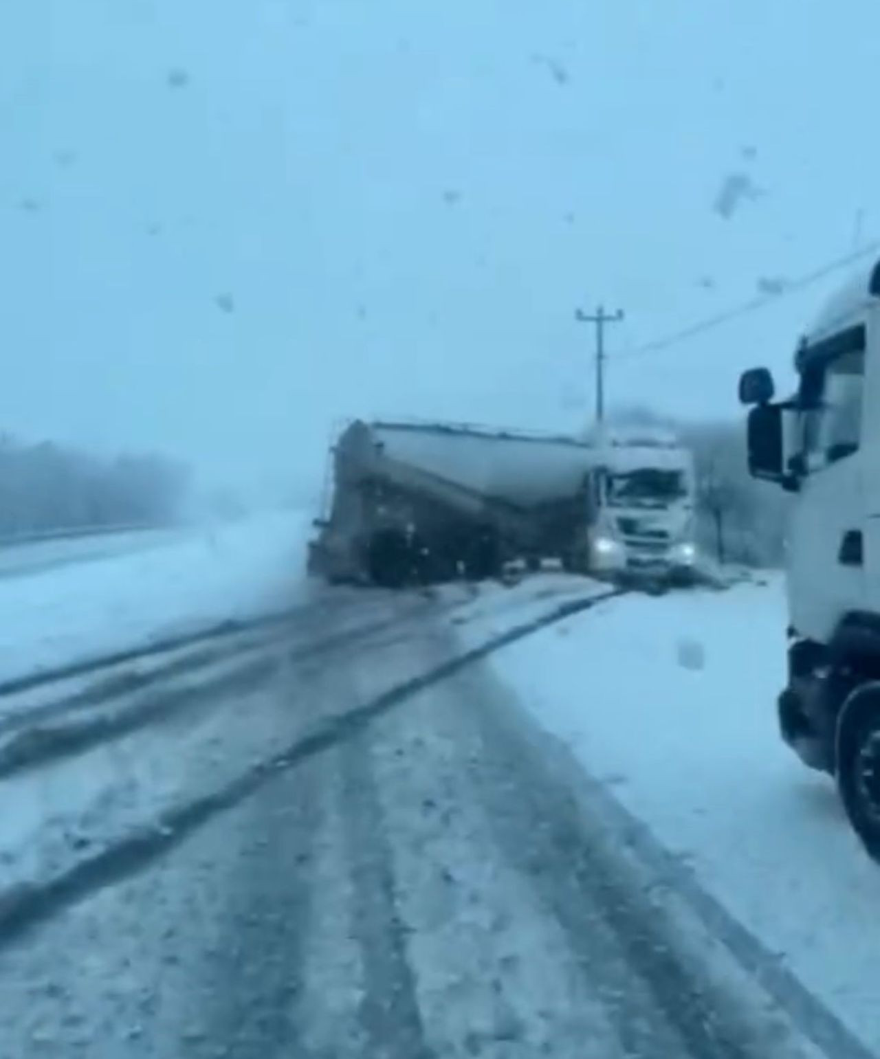 Elazığ’da Yoğun Kar Yağışı Kazalara Yol Açtı - Sayfa 2