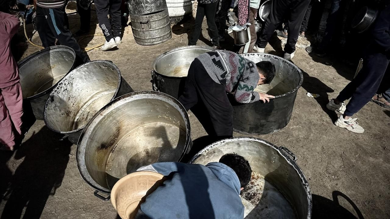 Gazze'de Hayatta Kalma Mücadelesi: Bir Lokma Yemek İçin Mücadele - Sayfa 29