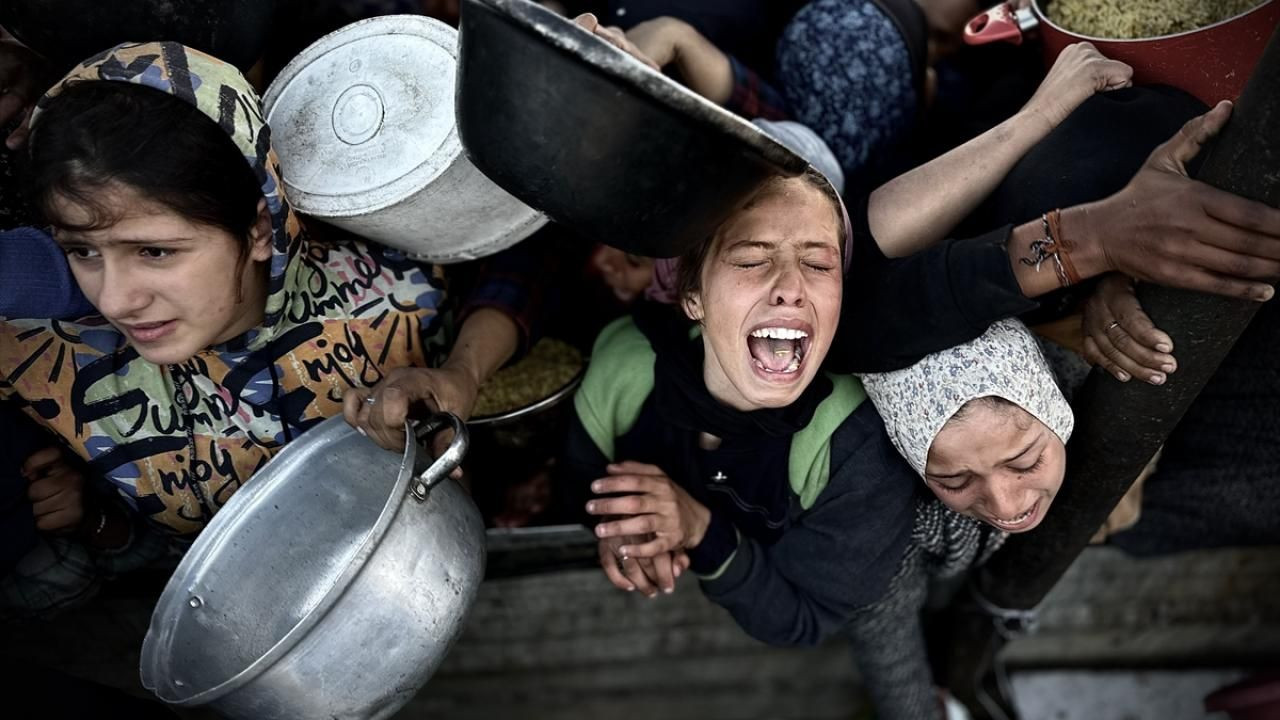 Gazze'de Hayatta Kalma Mücadelesi: Bir Lokma Yemek İçin Mücadele - Sayfa 28