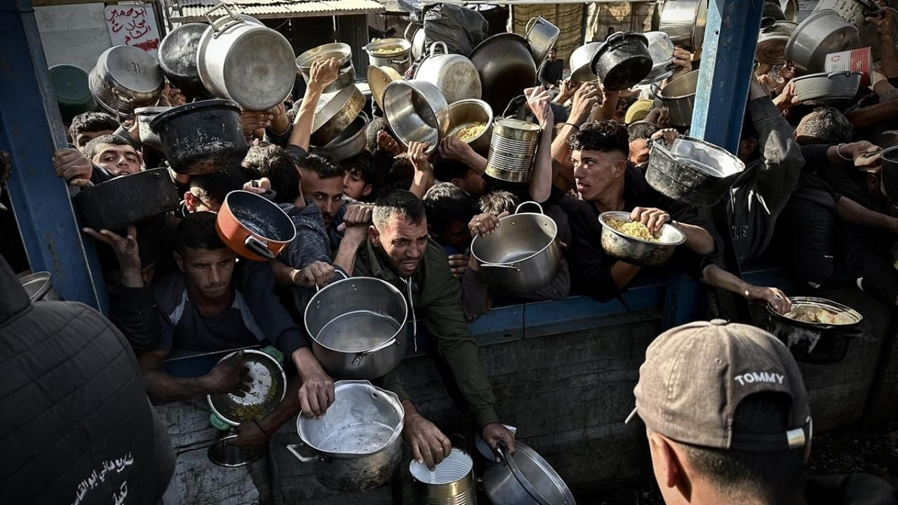 Gazze'de Hayatta Kalma Mücadelesi: Bir Lokma Yemek İçin Mücadele - Sayfa 27