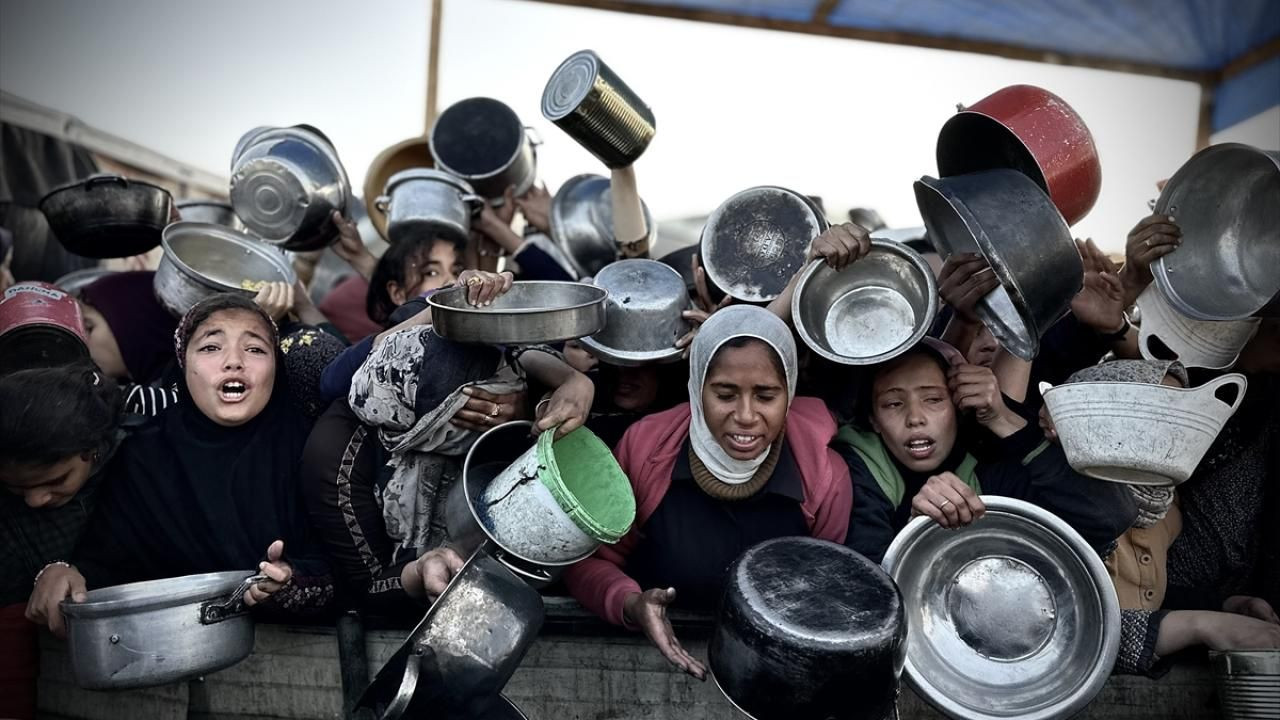 Gazze'de Hayatta Kalma Mücadelesi: Bir Lokma Yemek İçin Mücadele - Sayfa 30