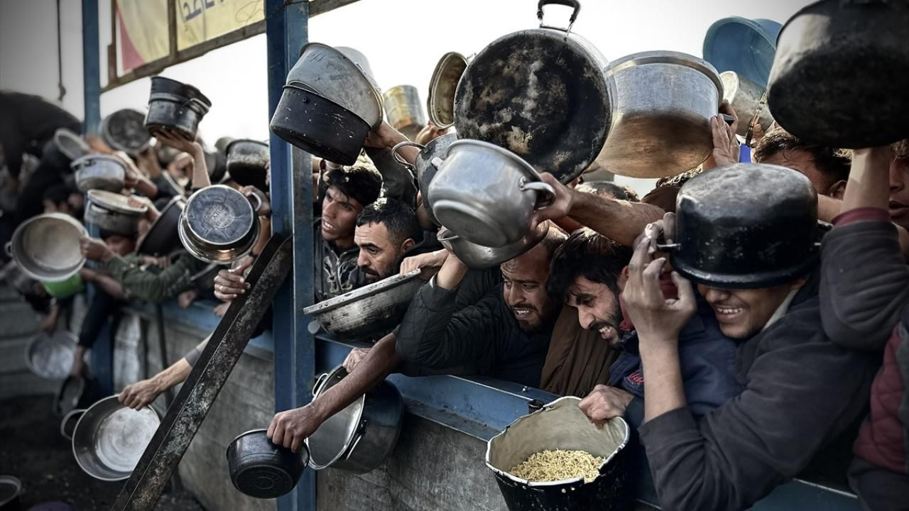 Gazze'de Hayatta Kalma Mücadelesi: Bir Lokma Yemek İçin Mücadele - Sayfa 21