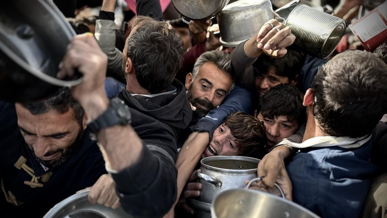 Gazze'de Hayatta Kalma Mücadelesi: Bir Lokma Yemek İçin Mücadele - Sayfa 18