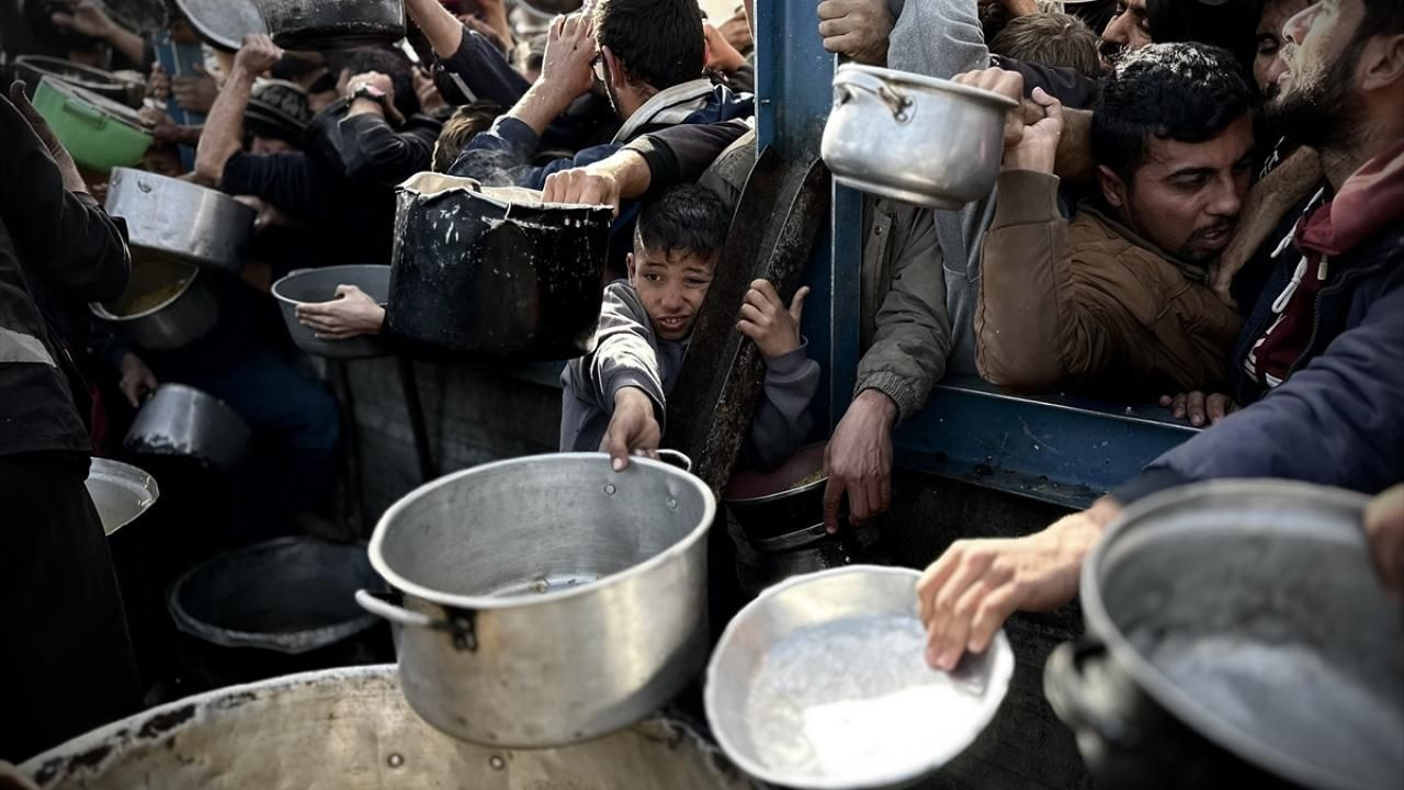 Gazze'de Hayatta Kalma Mücadelesi: Bir Lokma Yemek İçin Mücadele - Sayfa 17