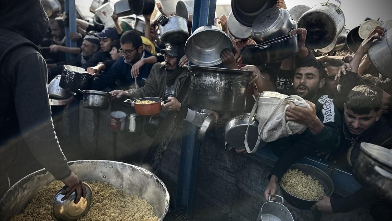 Gazze'de Hayatta Kalma Mücadelesi: Bir Lokma Yemek İçin Mücadele - Sayfa 15