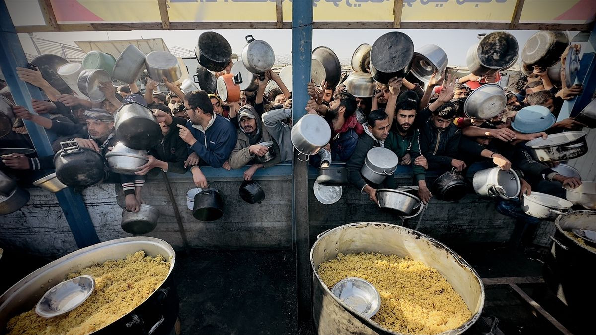 Gazze'de Hayatta Kalma Mücadelesi: Bir Lokma Yemek İçin Mücadele - Sayfa 10