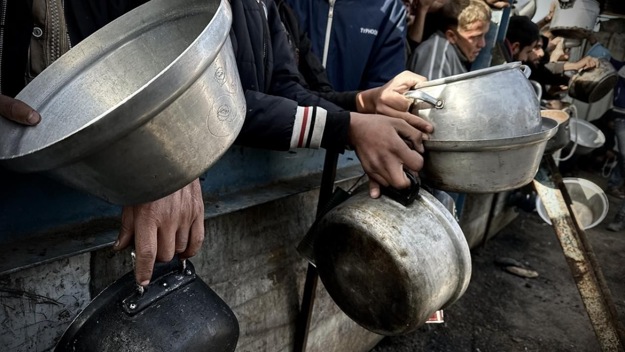 Gazze'de Hayatta Kalma Mücadelesi: Bir Lokma Yemek İçin Mücadele - Sayfa 6