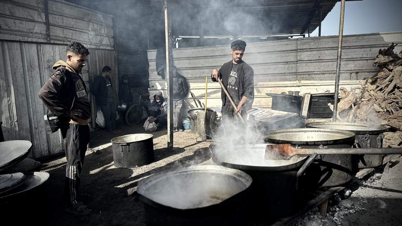 Gazze'de Hayatta Kalma Mücadelesi: Bir Lokma Yemek İçin Mücadele - Sayfa 1