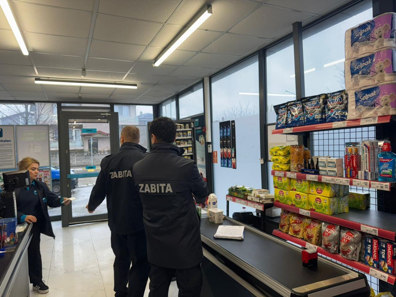 Serdivan’da Yılbaşı Öncesi Sıkı Denetim: Hijyen ve Güvenlik Ön Planda - Sayfa 6