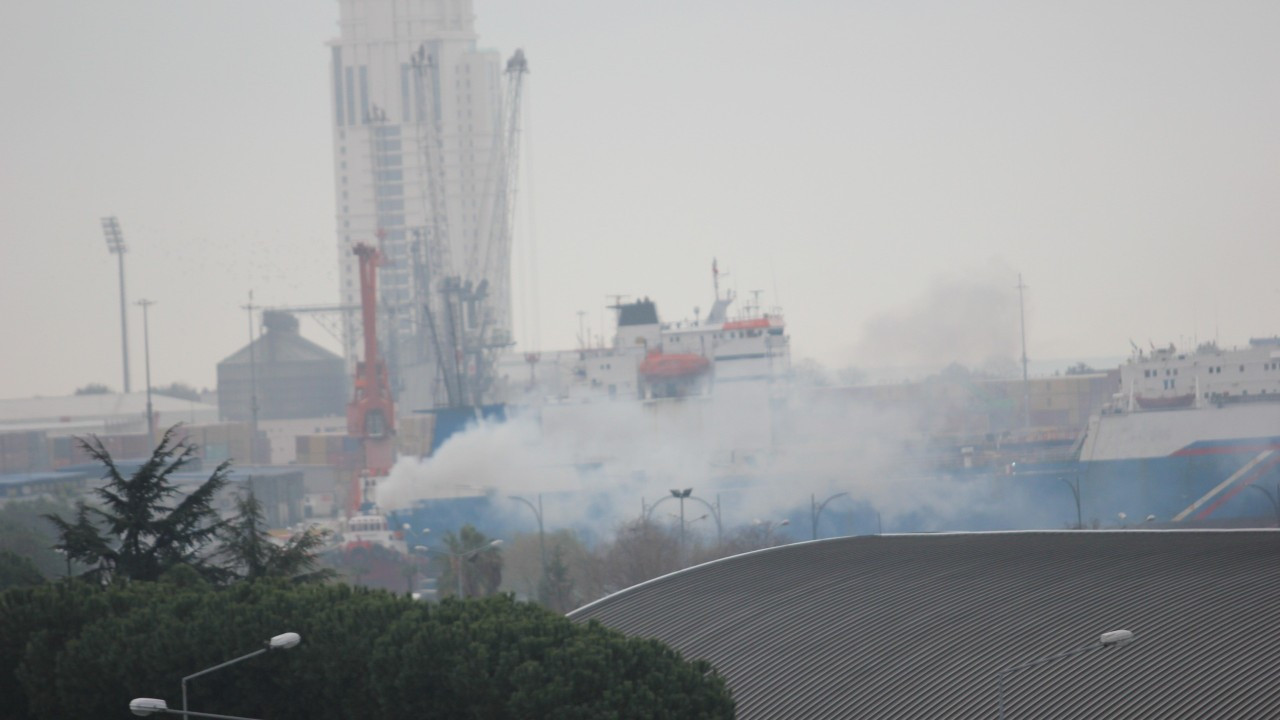Samsun Limanı’nda Duman Paniği: Korkutan Görüntü