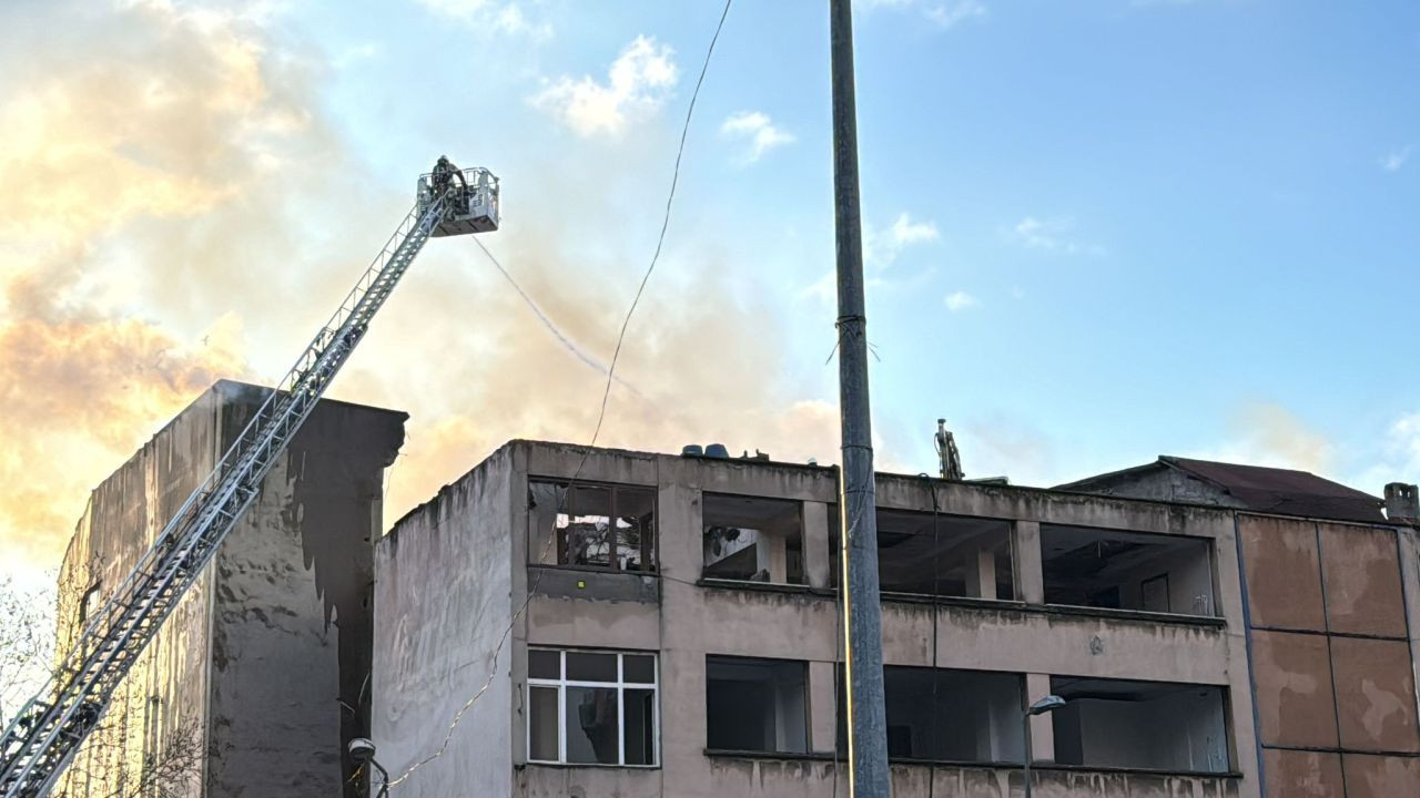 Mecidiyeköy'de Yıkım Halindeki Binada Yangın: İşçiler Mahsur Kaldı - Sayfa 3
