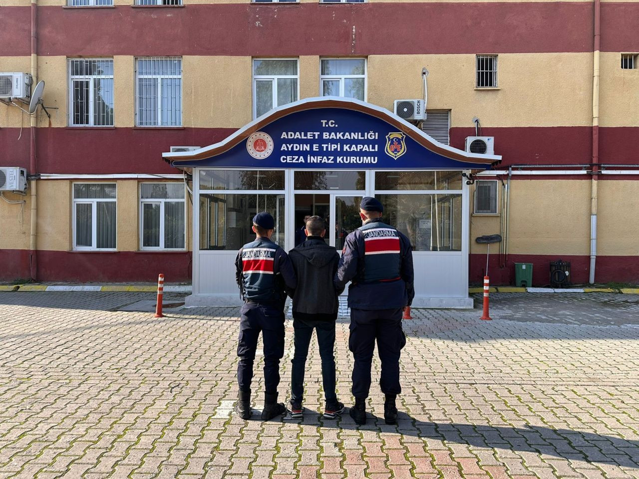 Aydın'da 17 Yıl Hapis Cezası Bulunan Firari Şahıs Yakalandı - Sayfa 1