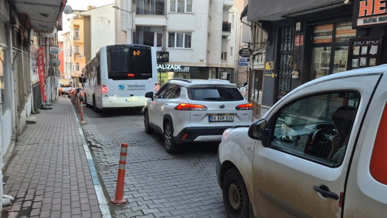 Süleymanpaşa'nın Dar Sokakları Trafik Çilesine Sahne Oluyor - Sayfa 4