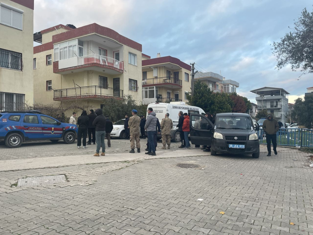 İzmir Foça’da Şüpheli Ölüm: 36 Yaşındaki Kadın Evinde Ölü Bulundu - Sayfa 1