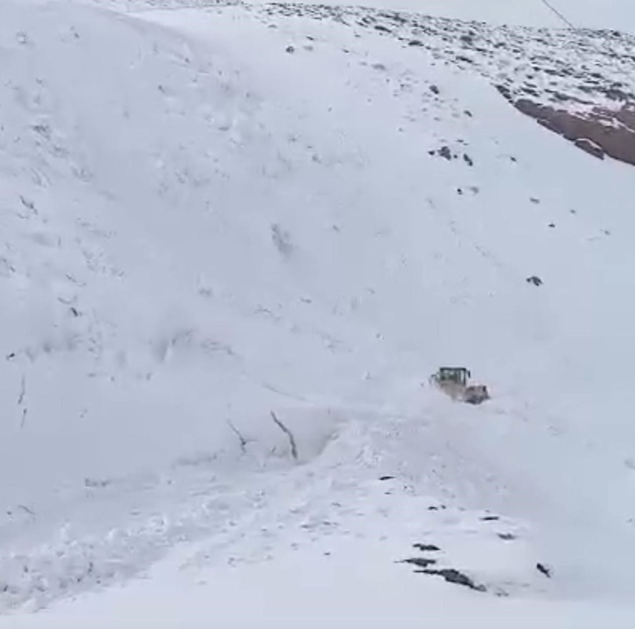 Şırnak’ta Kepçe Operatörünün Ölümden Döndüğü Çığ Anı - Sayfa 2