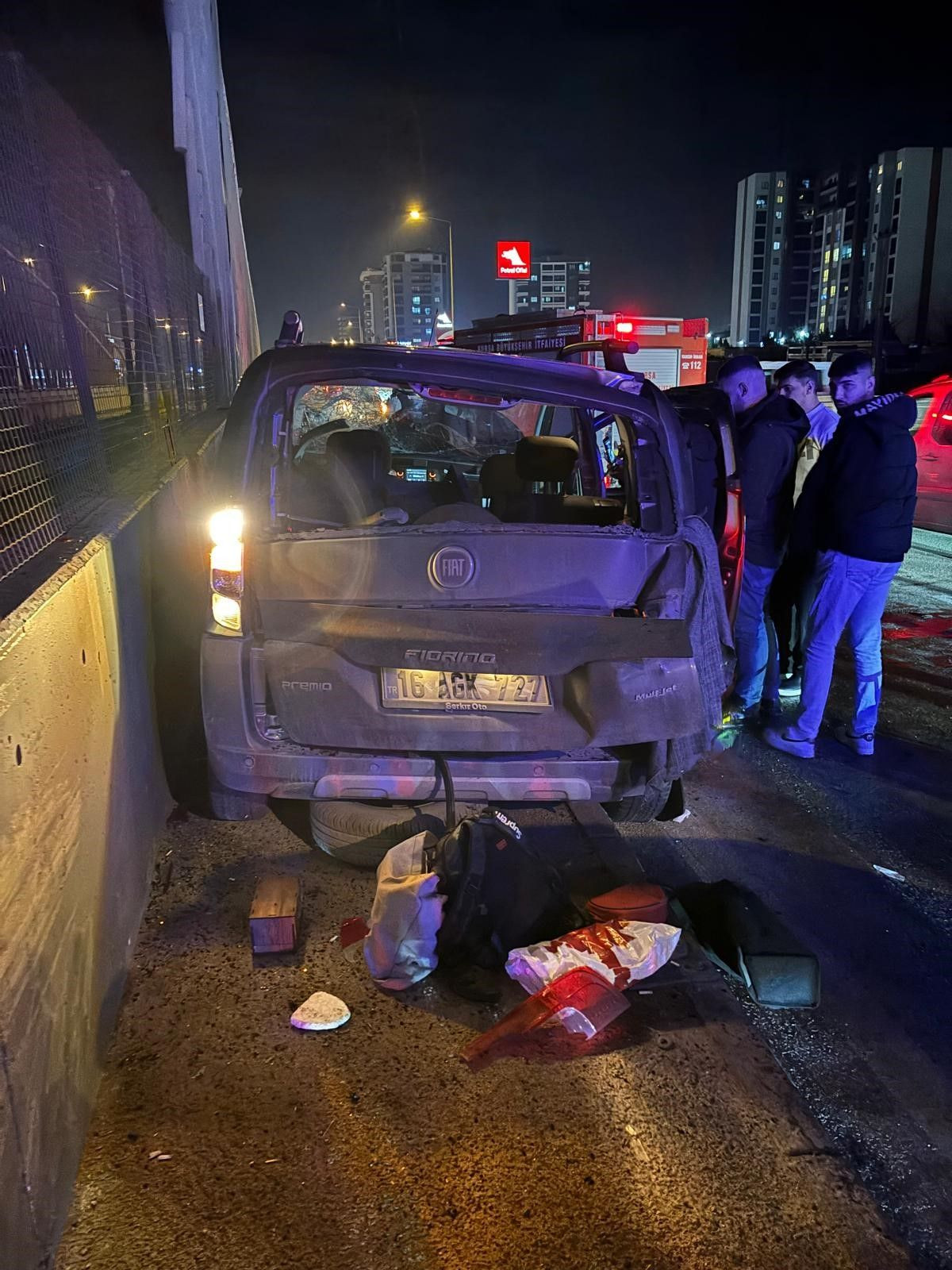 Bursa’da Otomobil Bariyerlere Saplandı: 1 Yaralı - Sayfa 4