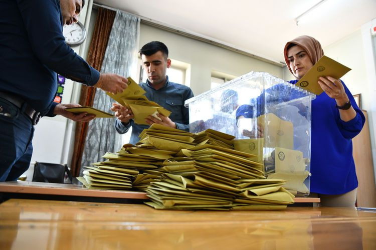 AK Parti'den Seçim Açıklaması: "Erken değil, öne alınmış seçim gündemde" - Sayfa 1