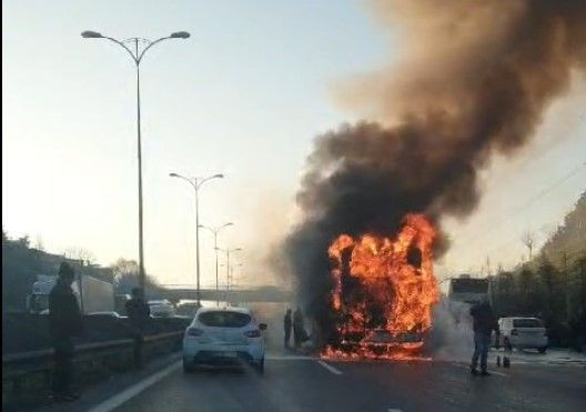 İstanbul'da Yolcu Otobüsü Alevlere Teslim Oldu: 25 Kişi Ölümden Döndü - Sayfa 2