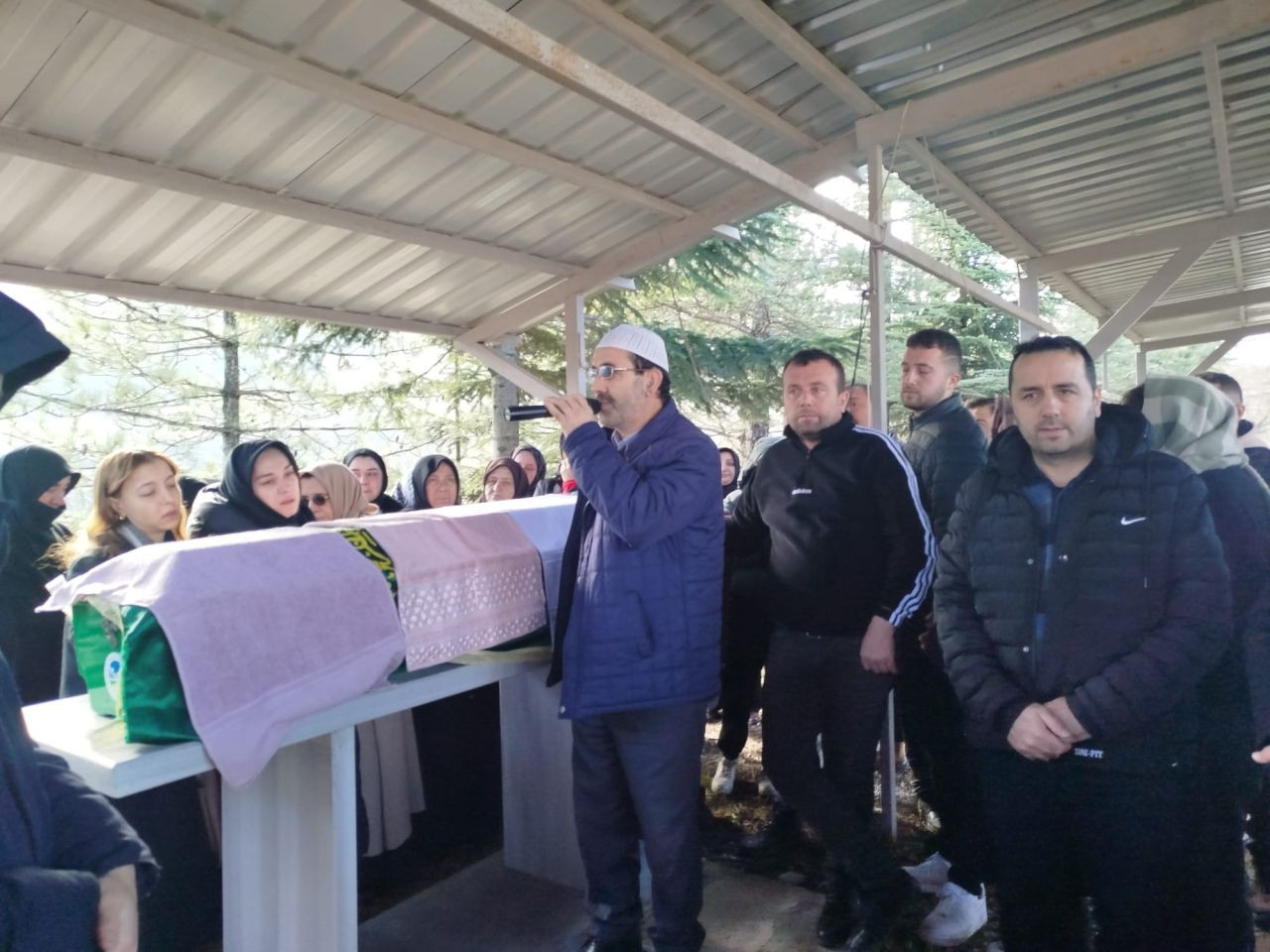 Sakarya’da Başından Vurulan Genç Kız Son Yolculuğuna Uğurlandı - Sayfa 1