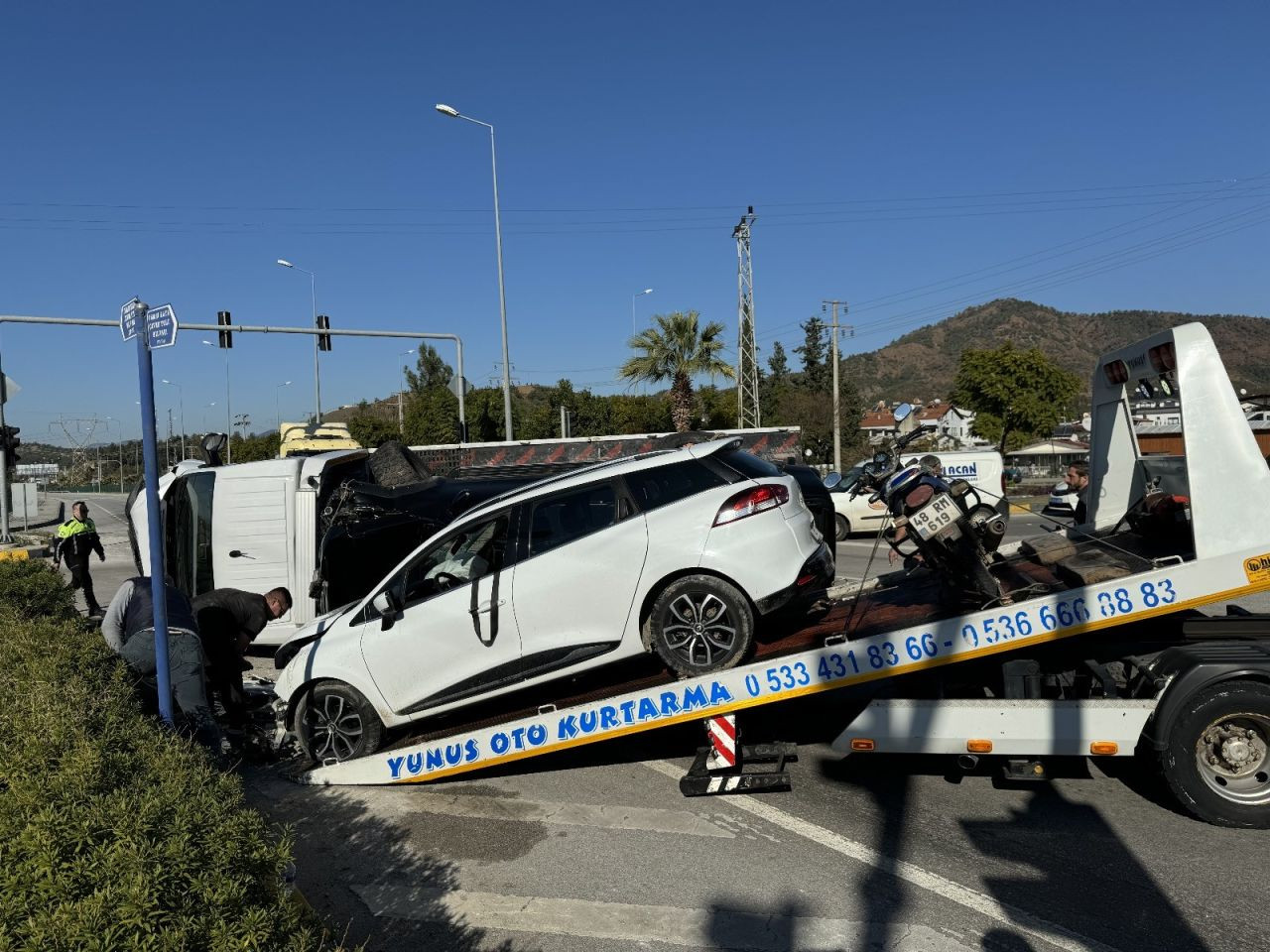 Fethiye’de Çekiciye Çarpan Otomobilde 3 Kişi Yaralandı - Sayfa 4