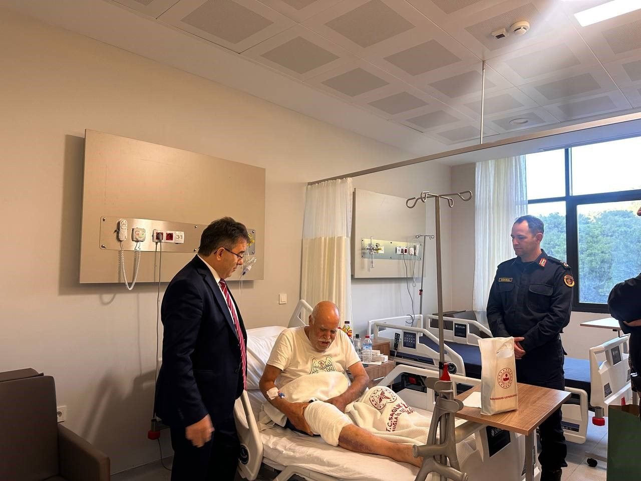 Marmaris Kaymakamı Kaya'dan Yeni Yıl Öncesi Moral Ziyaretleri - Sayfa 1