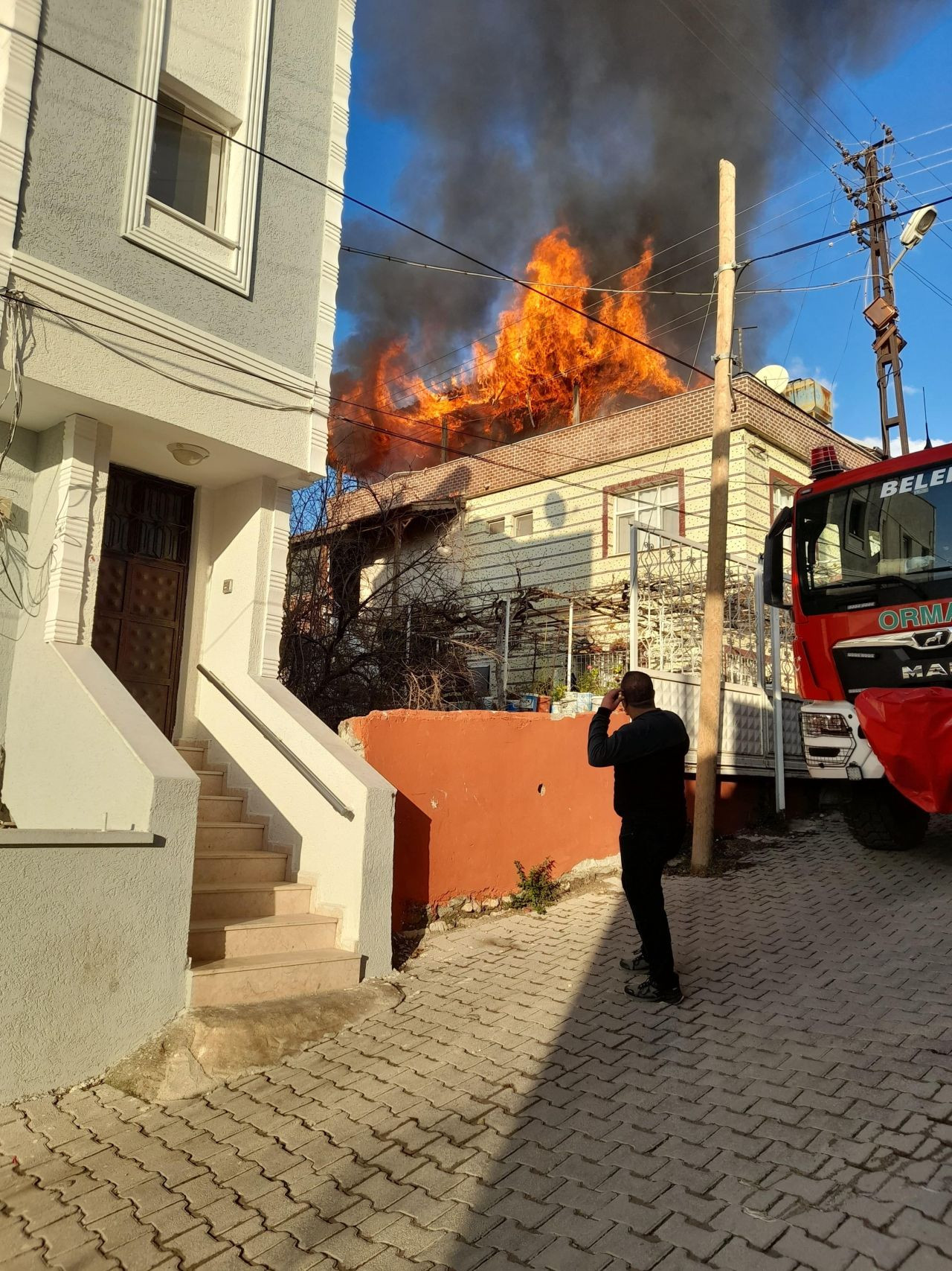 Hatay'da Müstakil Ev Alevlere Teslim Oldu - Sayfa 5