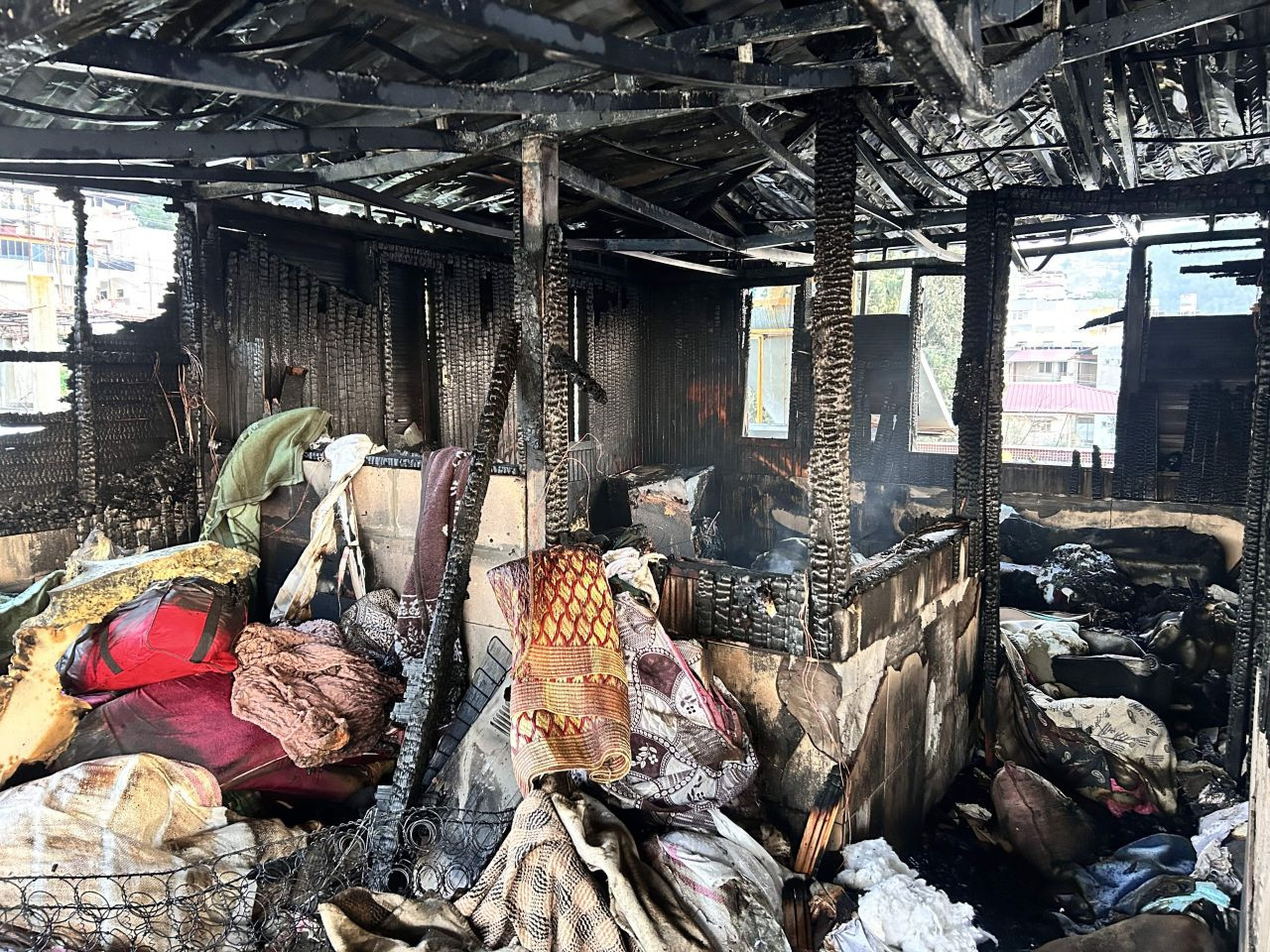 Hatay'da Müstakil Ev Alevlere Teslim Oldu - Sayfa 3