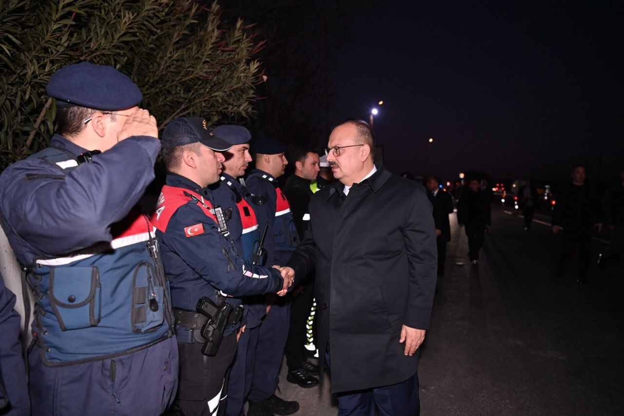 Aydın Valisi Canbolat, Uygulama Noktasında Yeni Yıl Kutlaması Yaptı - Sayfa 1