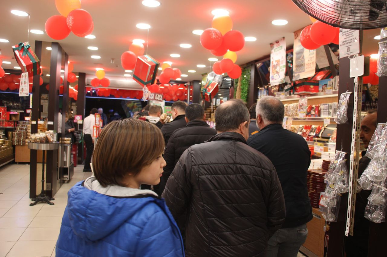 Yeni Yıl Öncesi Aydın'da Kuruyemişçilerde Yoğunluk - Sayfa 7