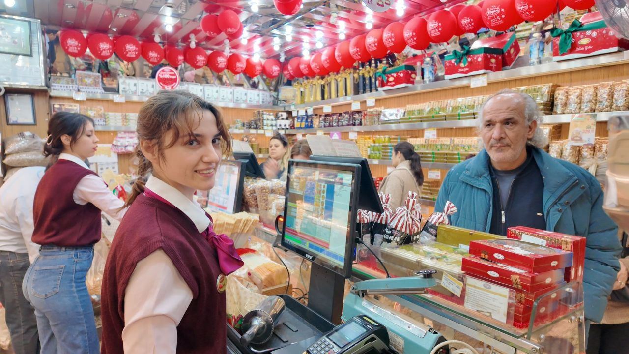 Yeni Yıl Öncesi Aydın'da Kuruyemişçilerde Yoğunluk - Sayfa 3