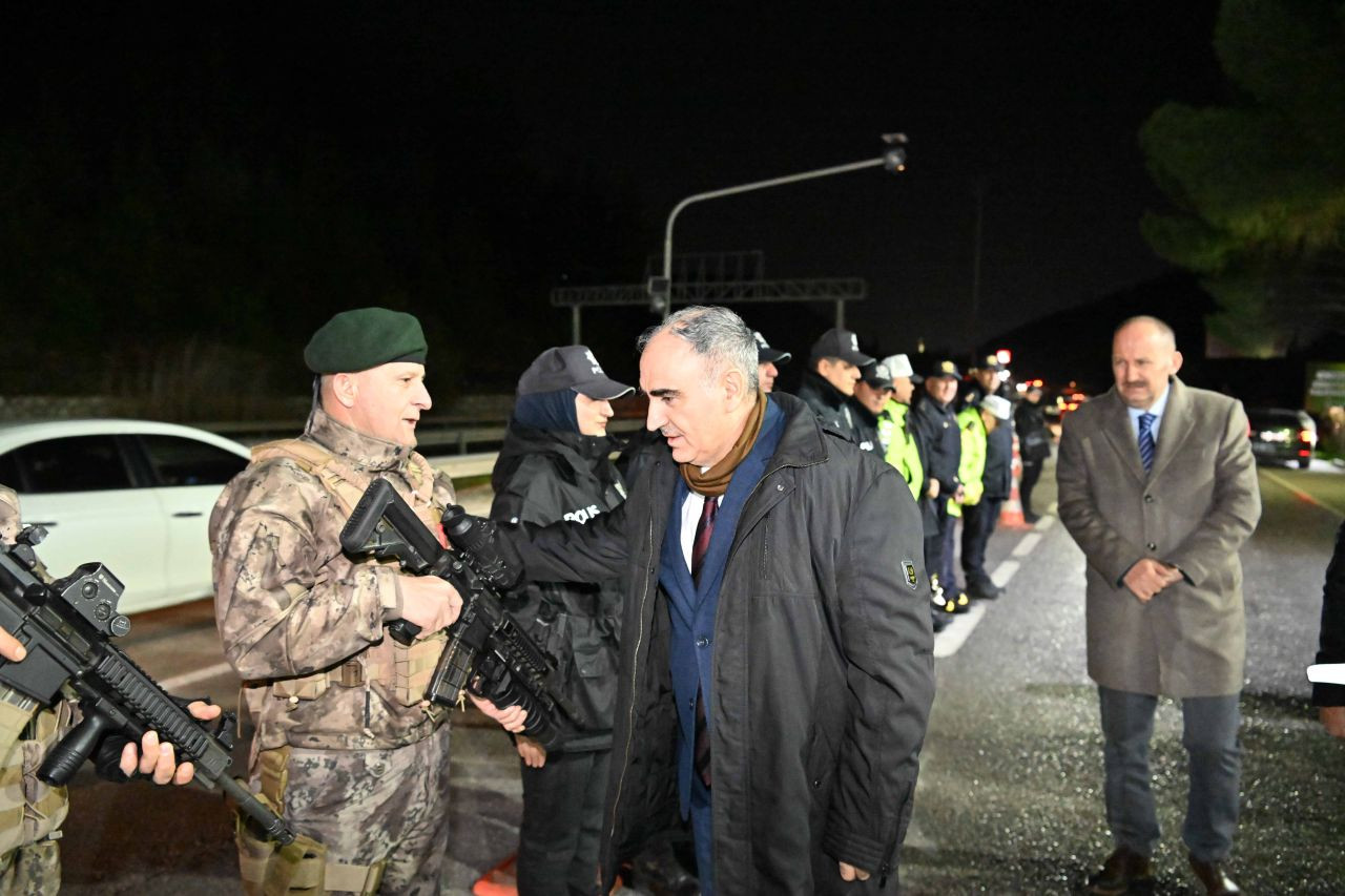 Manisa Valisi Özkan, Yılbaşı Güvenlik Tedbirlerini Yerinde İnceledi - Sayfa 4